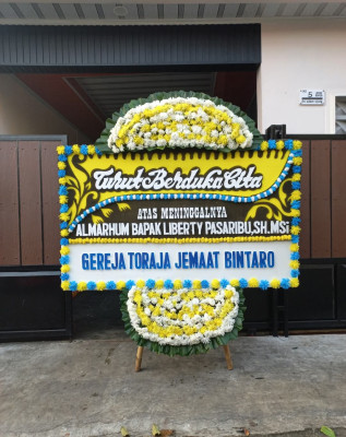 Papan Bunga Duka di Sari Rejo